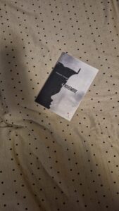 Stringo questo mio libro al petto e provo a crederci ancora